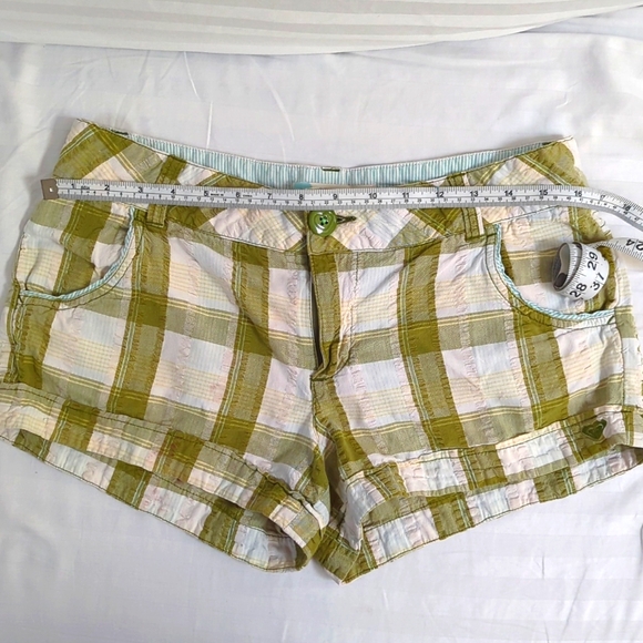 Vintage Roxy Plaid Shorts - Picture 2 of 5